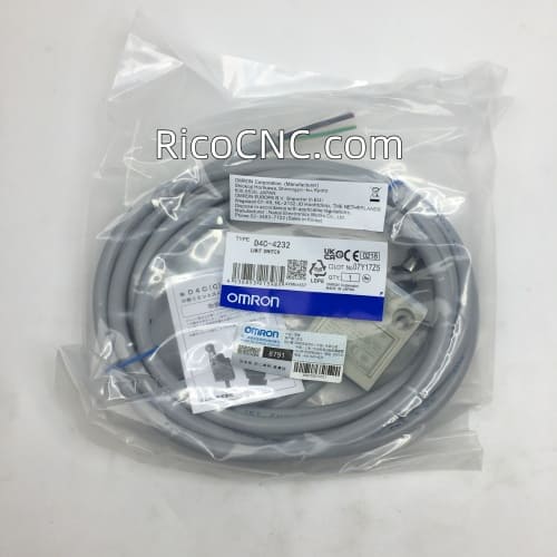 D4C-4232 OMRON Compact Limit Switch D4C4232 Roller Plungers.jpg
